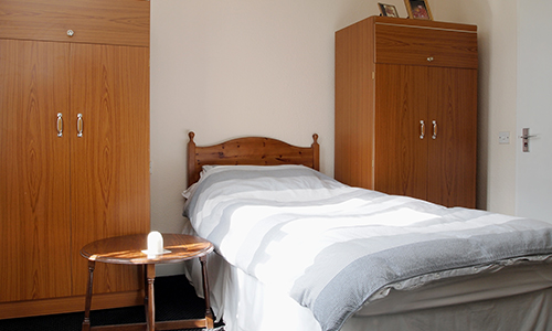 Sheltered, affordable accommodation for older men rye hill bed room